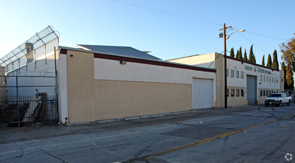 More Photos Of 7111 McKinley Ave, Los Angeles Manufacturing For Lease
