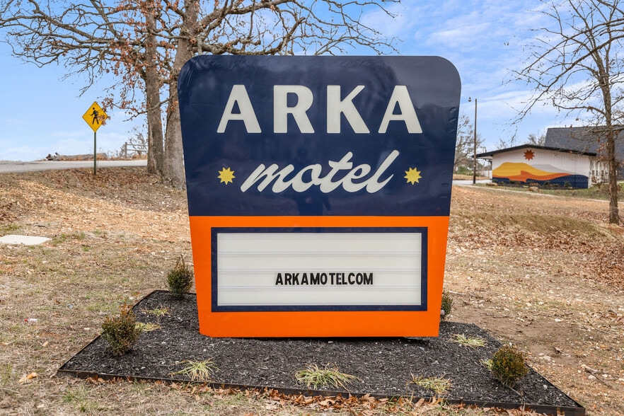 More Photos Of 14733 Dutchmans Dr, Rogers Hotel For Sale