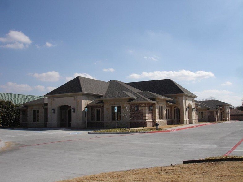 Primary Photo Of 1948 E Hebron Pky, Carrollton Medical For Lease