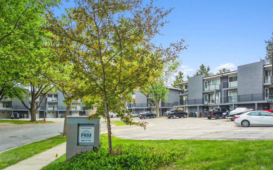 More Photos Of 1109 Catalpa Cir, Madison Multifamily For Sale