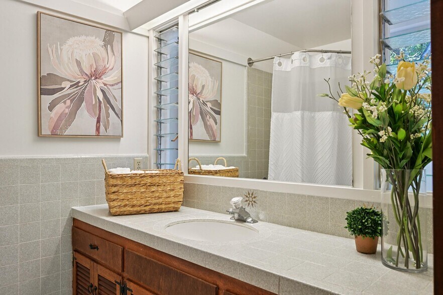 More Photos Of 135 Spring Grove Ave, San Rafael Multifamily For Sale