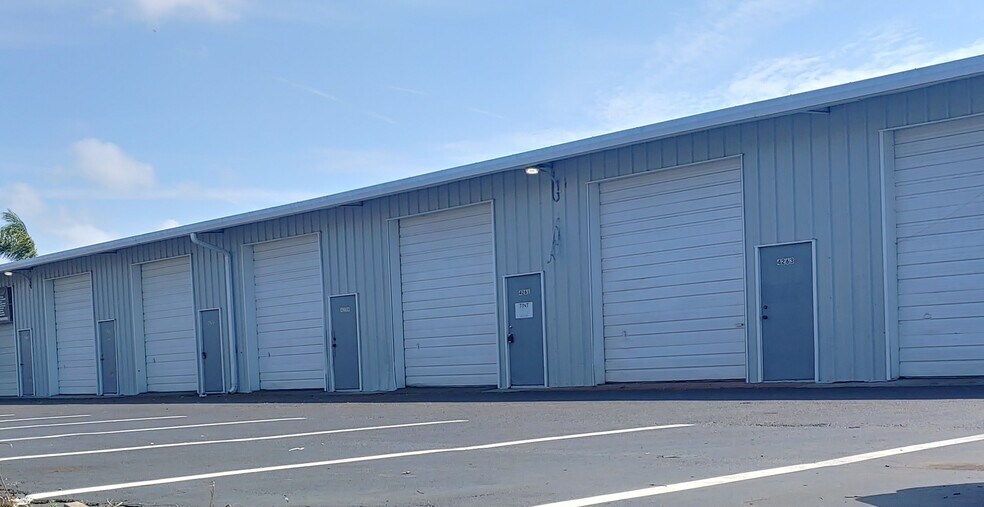 More Photos Of 4251 Derek Way, Sarasota Warehouse For Lease