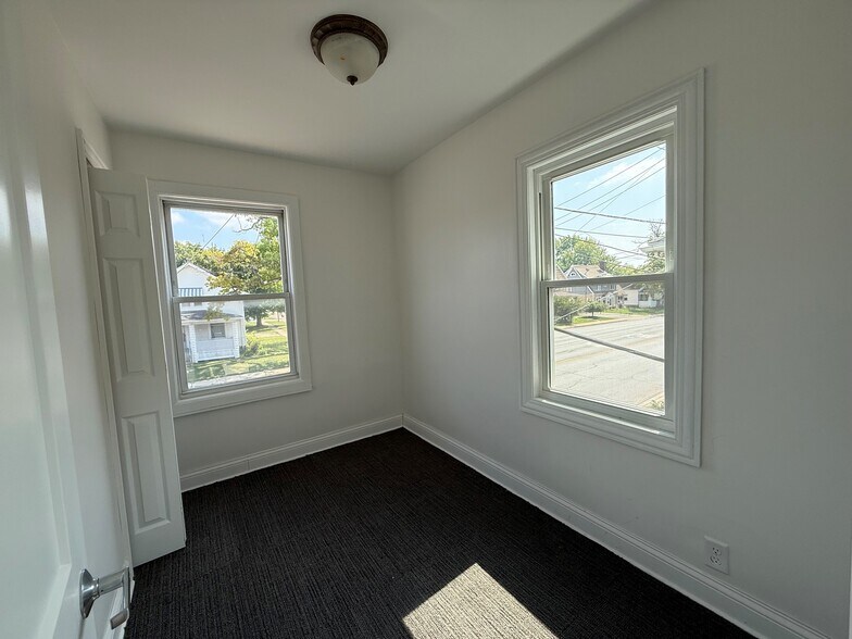 More Photos Of 100-102 N Ohio St, Aurora Storefront Retail Residential For Sale