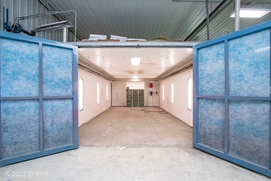 More Photos Of 2326 N Main St, Osceola Auto Repair For Sale