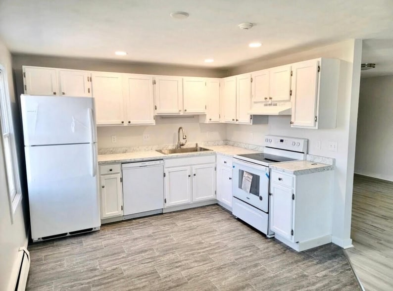 More Photos Of 60 Washington St, Bristol Apartments For Sale