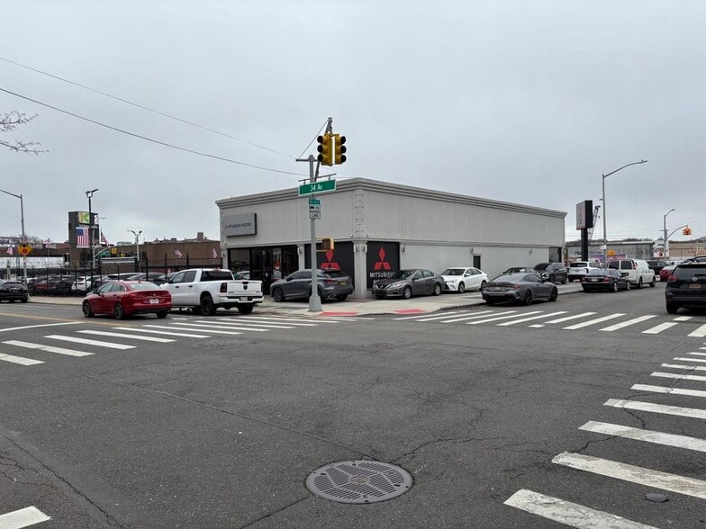 More Photos Of 45-19 34th ave, Long Island City Storefront For Lease