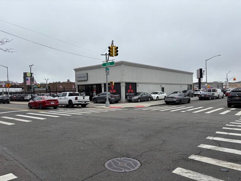 More Photos Of 45-19 34th ave, Long Island City Storefront For Lease