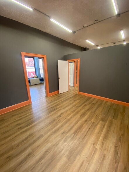 More Photos Of 370 E 149th St, Bronx Office For Lease