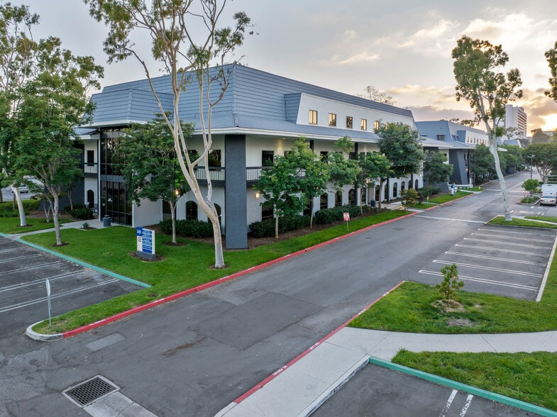 More Photos Of 3400 Torrance Blvd, Torrance Unknown For Lease