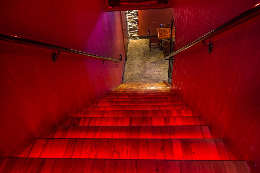 More Photos Of 163 Main St, Dubuque Restaurant For Sale
