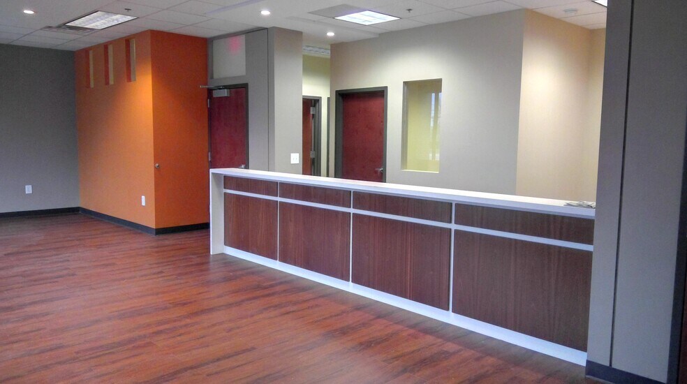 More Photos Of 643 Route 211E, Middletown Storefront Retail Office For Lease