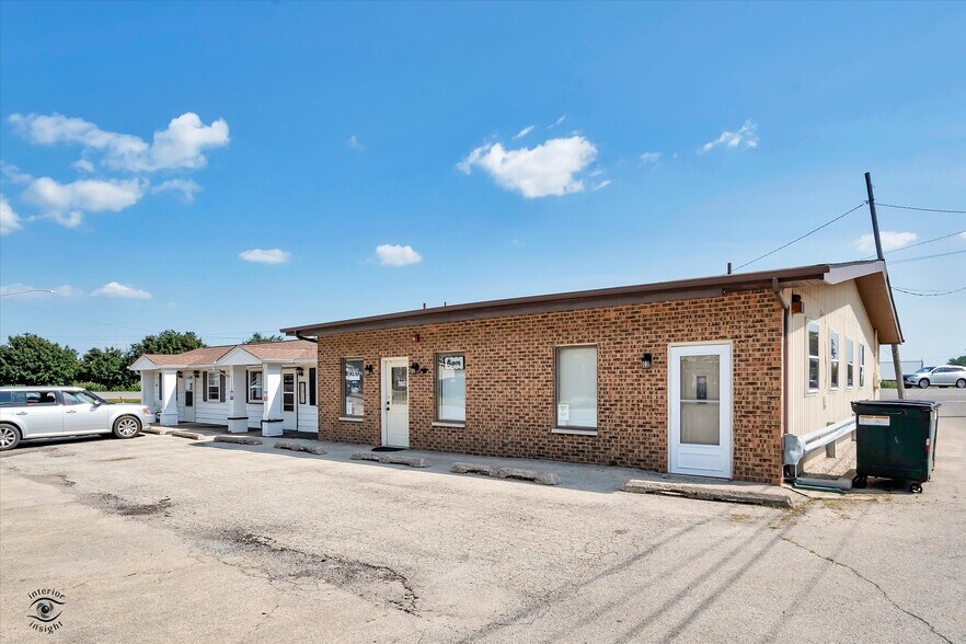 More Photos Of 1112 E Railroad St, Sandwich Office For Sale