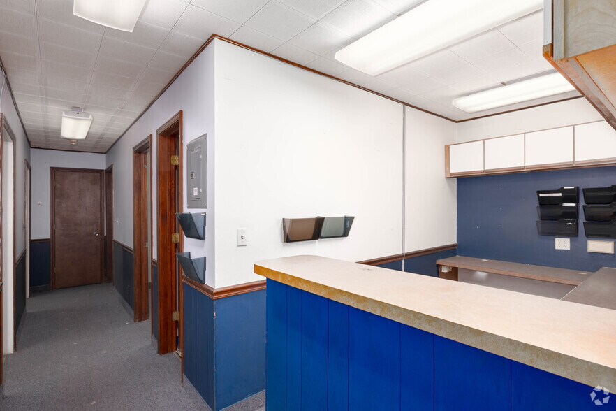 More Photos Of 50 N Center St, East Alton Medical For Sale