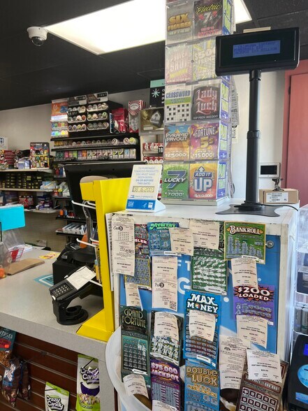 More Photos Of 600 E Main St, Geronimo Convenience Store For Sale