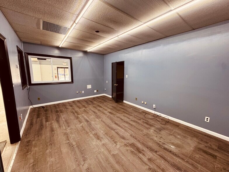 More Photos Of 309 Denton Ave, New Hyde Park Industrial For Lease