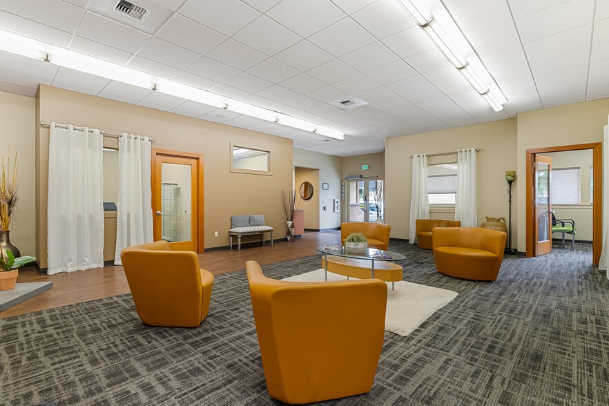 More Photos Of 1501 Cornwall Ave, Bellingham Bank For Sale