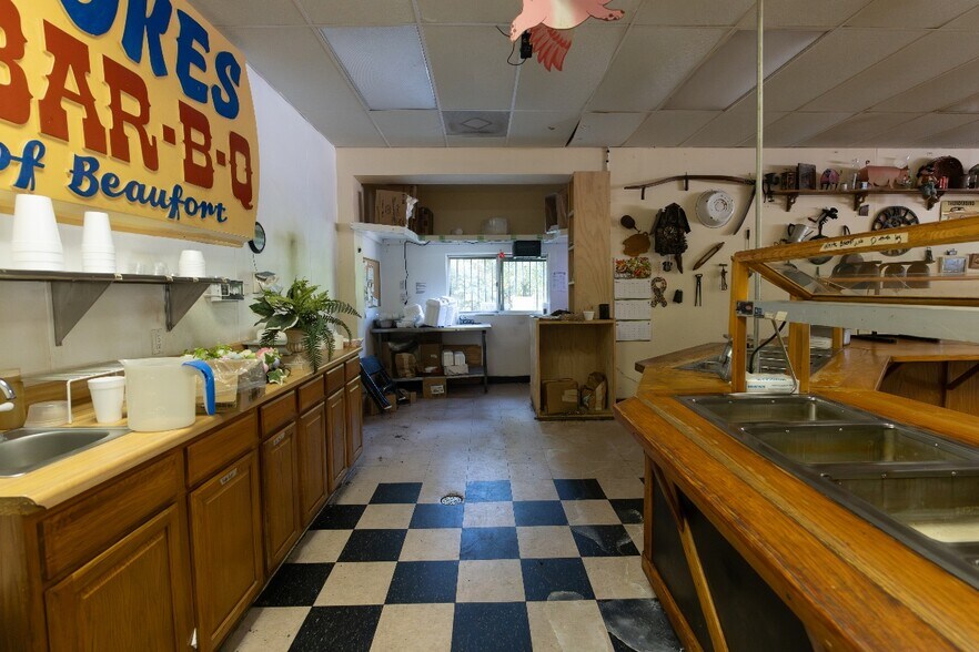 More Photos Of 1509 Salem Rd, Beaufort General Retail For Sale