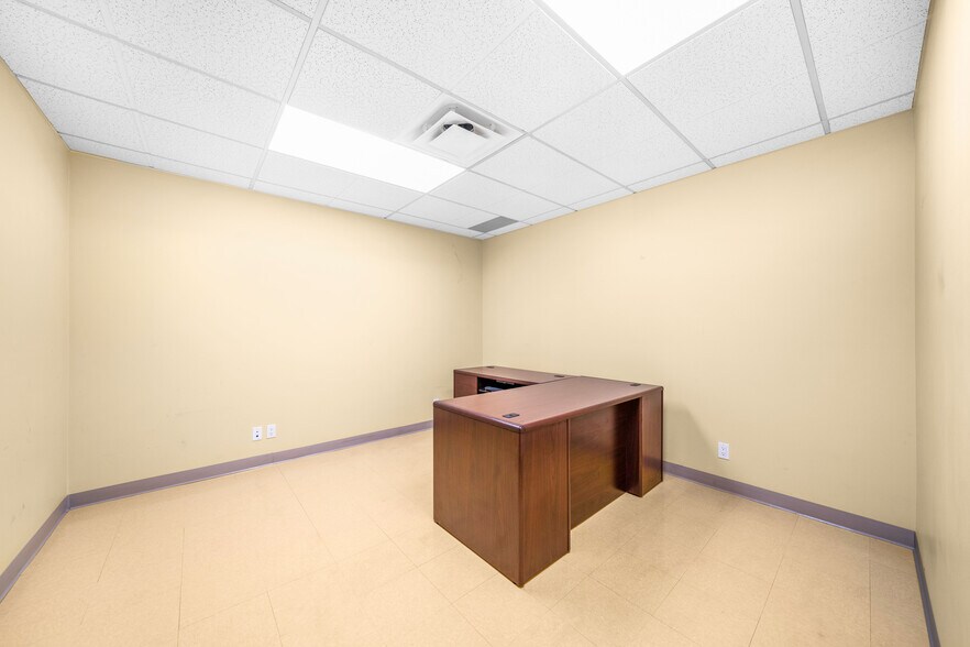 More Photos Of 30423 Canwood St, Agoura Hills Office For Sale