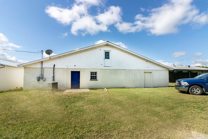 More Photos Of 124 Chestnut St, Pulaski General Retail For Sale