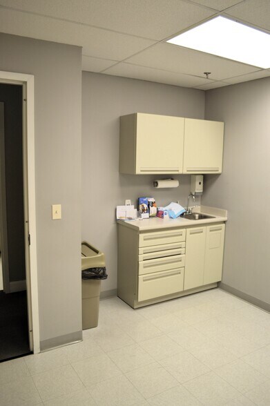 More Photos Of 1005 Clifton Ave, Clifton Office For Lease