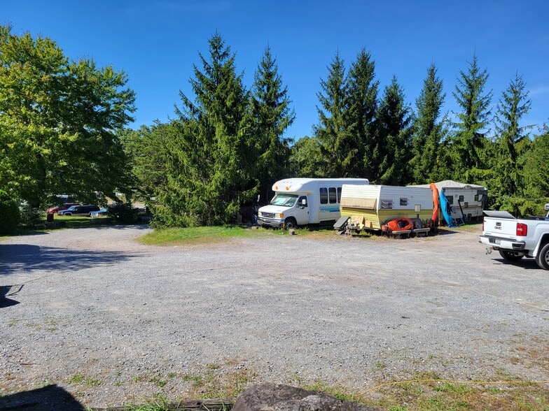 More Photos Of 414 Milroy Grose, Lansing Land For Sale