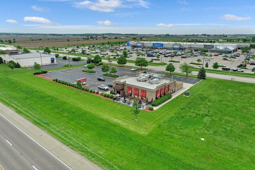 More Photos Of 2126 Gateway Ctr, Belvidere Restaurant For Sale