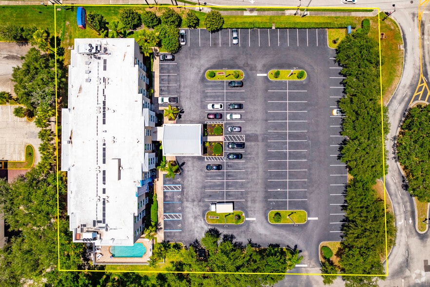 More Photos Of 4355 W New Haven Ave, Melbourne Hotel For Sale