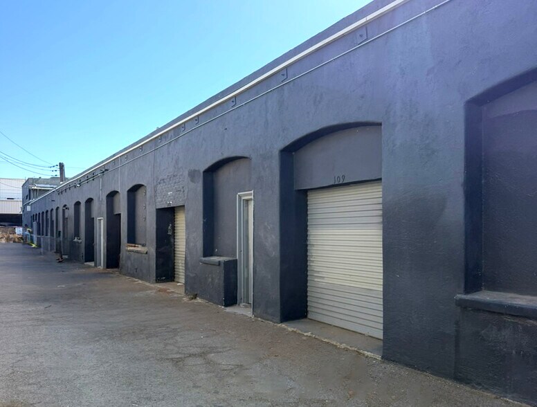 More Photos Of 118 W 36th St, Los Angeles Flex For Lease