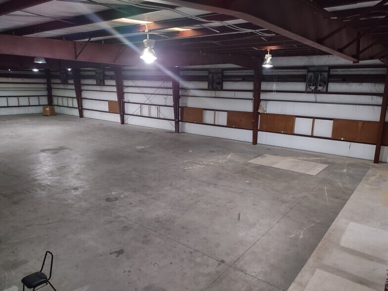More Photos Of 9381 Hard Dr, Foley Warehouse For Lease