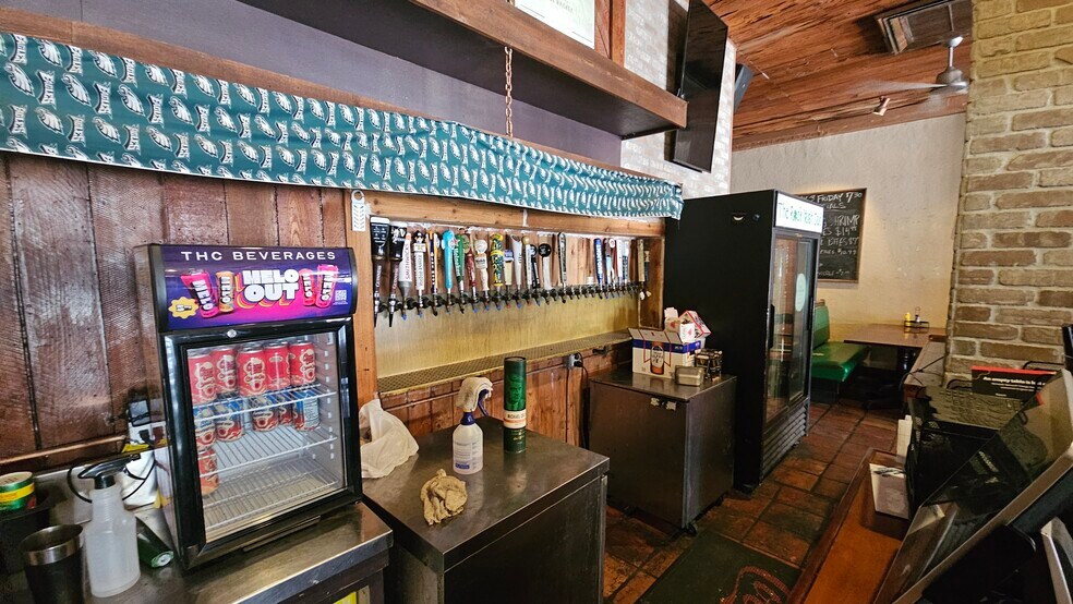 More Photos Of 614 Lake Ave, Lake Worth Restaurant For Sale