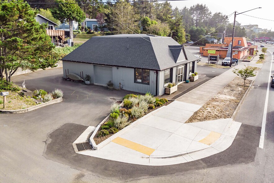 More Photos Of 3110 SE Highway 101, Lincoln City Storefront For Sale