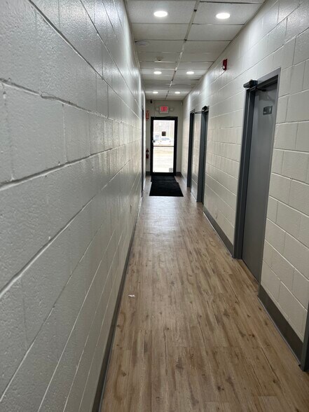 More Photos Of 36 Garden St, New York Mills Manufacturing For Lease