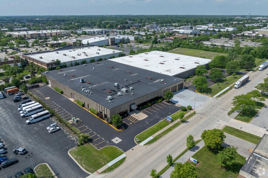 More Photos Of 933 E Remington Rd, Schaumburg Warehouse For Lease