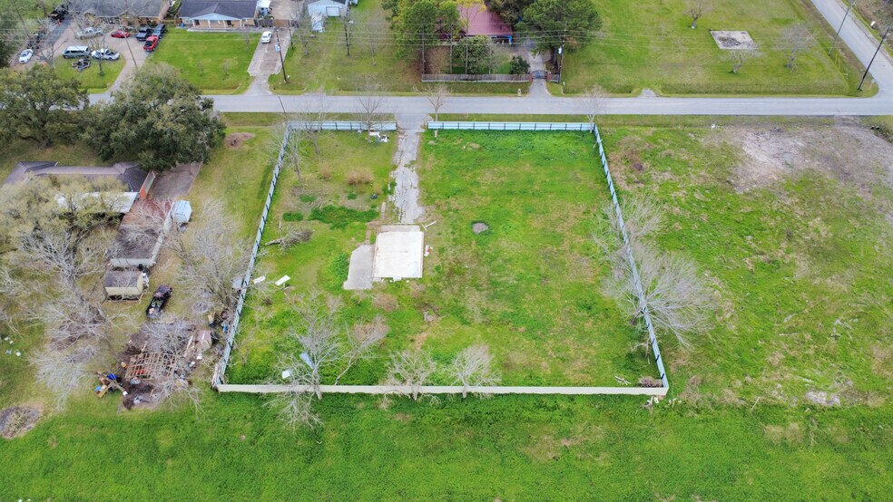 More Photos Of 12033 Bedford St, Houston Land For Sale
