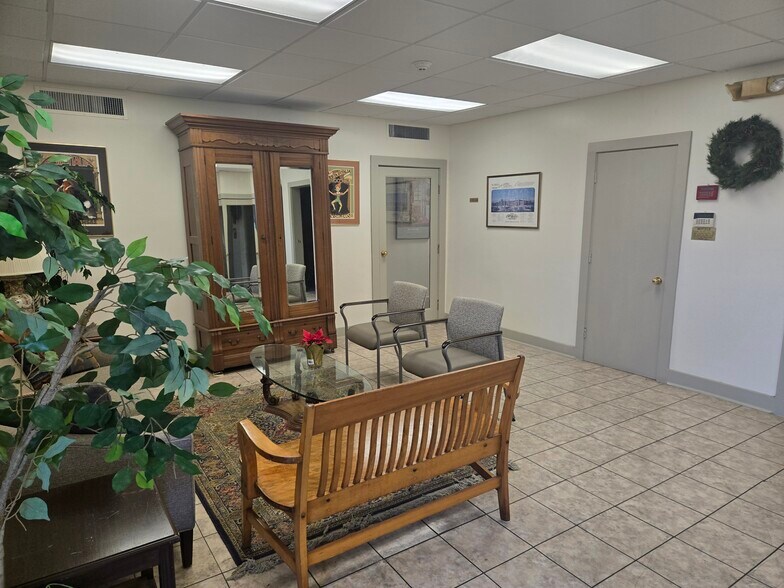 More Photos Of 1515 S Salcedo St, New Orleans Office For Lease