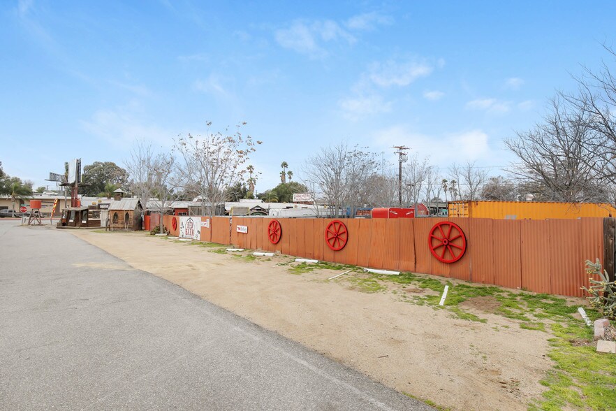 More Photos Of 502 W 6th St, Beaumont Freestanding For Sale