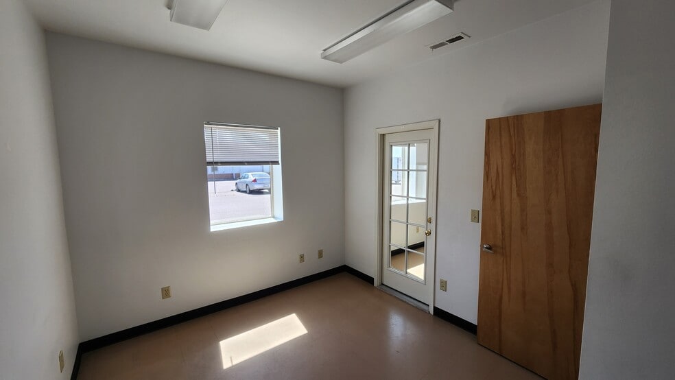 More Photos Of 2445 Robertson Dr, Richland Warehouse For Lease