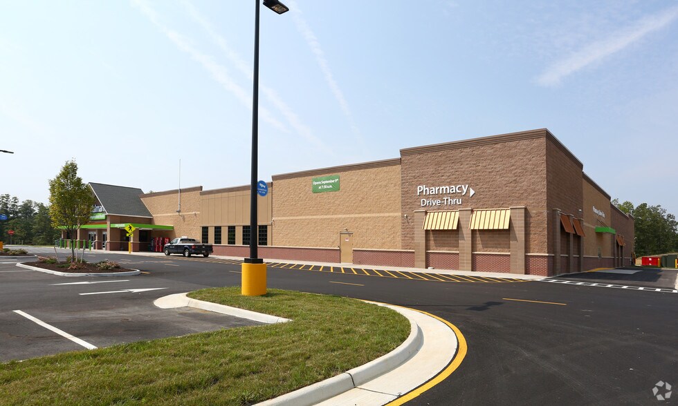 More Photos Of 7000 Iron Bridge Rd, Richmond Supermarket For Lease