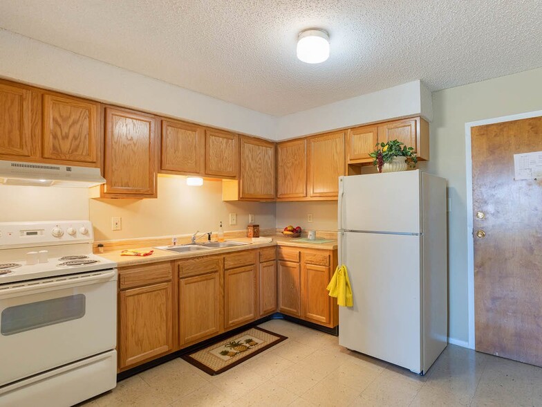 More Photos Of 100 Village Sq, Russellville Apartments For Sale