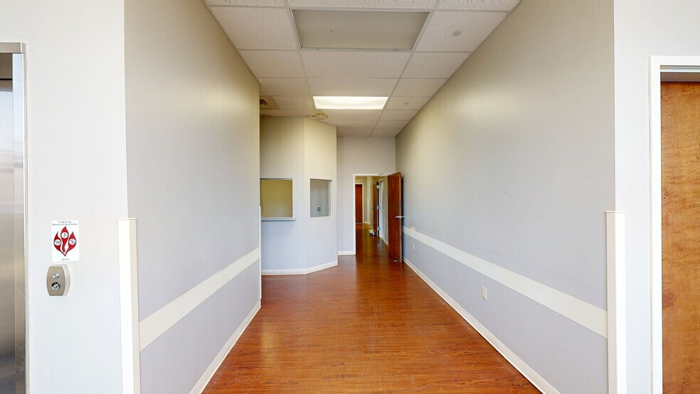 More Photos Of 7800 Wolf Trail Cv, Germantown Medical For Sale
