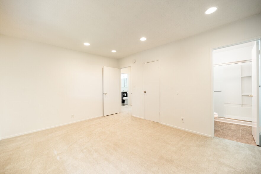 More Photos Of 780 Earlham St, Pasadena Apartments For Sale