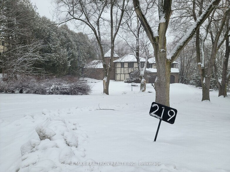 More Photos Of 16003 Yonge St, Aurora Land For Sale