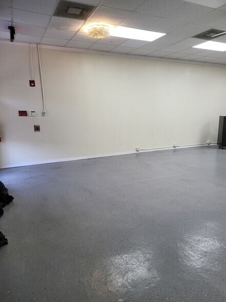 More Photos Of 6978 Main St, Lithonia Storefront Retail Office For Sale