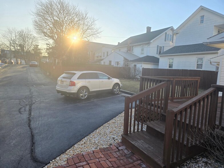 More Photos Of 108-110 S Main St, Manheim Office For Sale