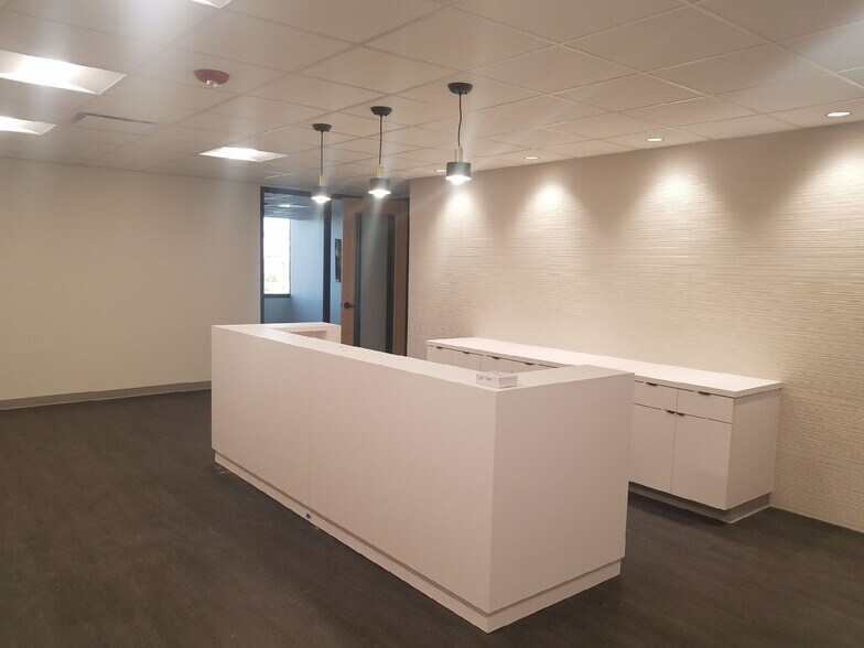 More Photos Of 4700 Belleview Ave, Kansas City Office For Lease