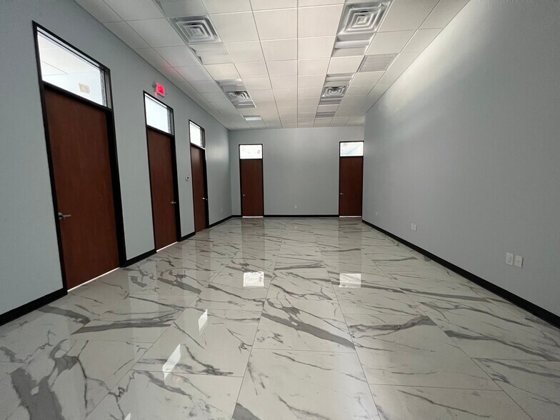 More Photos Of 18630 Intercontinental Crossing Dr, Houston Warehouse For Lease