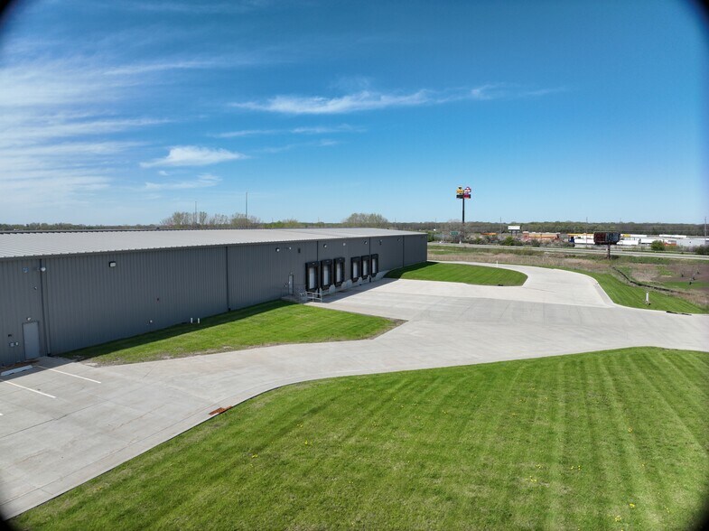 More Photos Of 3530 Marnie Ave, Waterloo Industrial For Sale