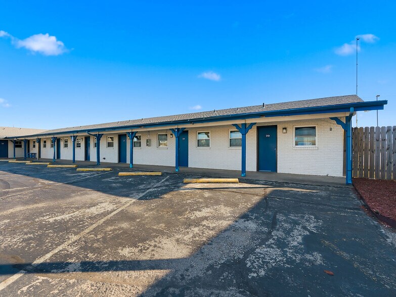 More Photos Of 1900 No Broadway Ave, Ada Hotel For Sale