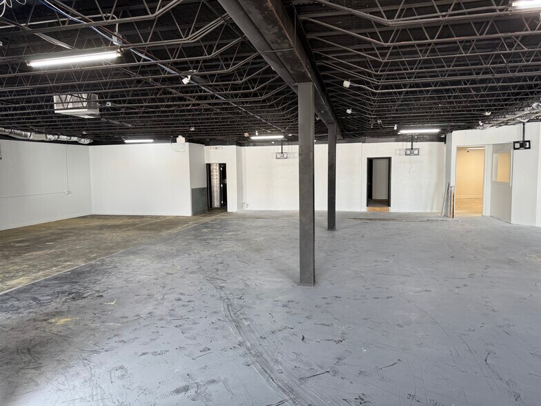 More Photos Of 546 Seabreeze Blvd, Daytona Beach Bar For Lease