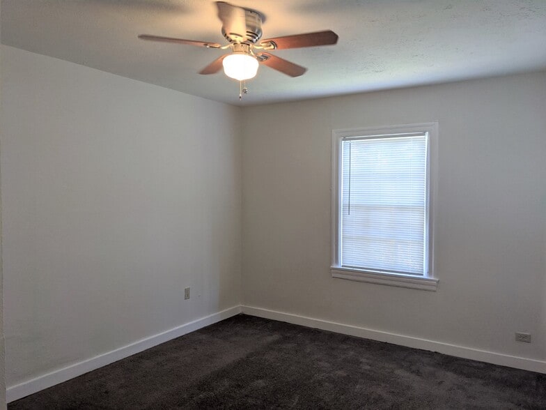 More Photos Of 704 E 22nd St, Houston Apartments For Sale